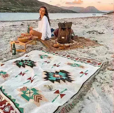 Best Picnic Blanket - HuxoHome