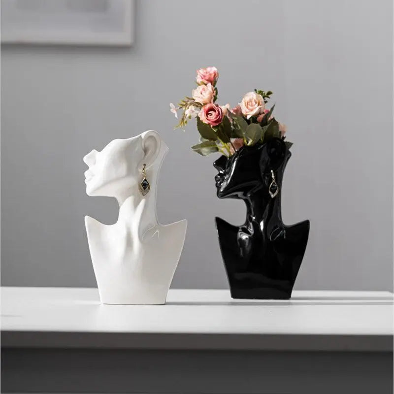 Modern Ceramic Face Vase - HuxoHome